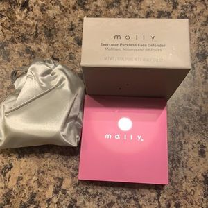 mally Evercolor Poreless Face Defender